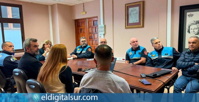 Reunión de coordinación con la concejala Josefa Reina y representantes de la Policía Local