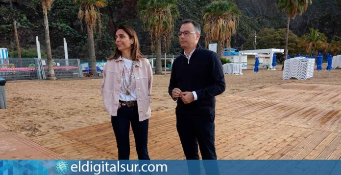 Carlos Tarife y Gladis de León visitan las obras de mejora en Las Teresitas