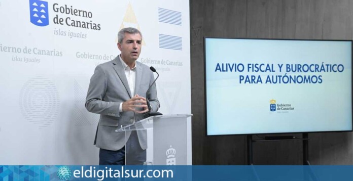 manuel-dominguez-180326 Manuel Domínguez, vicepresidente del Gobierno de Canarias, durante la presentación de la ampliación de la exención del IGIC para autónomos.