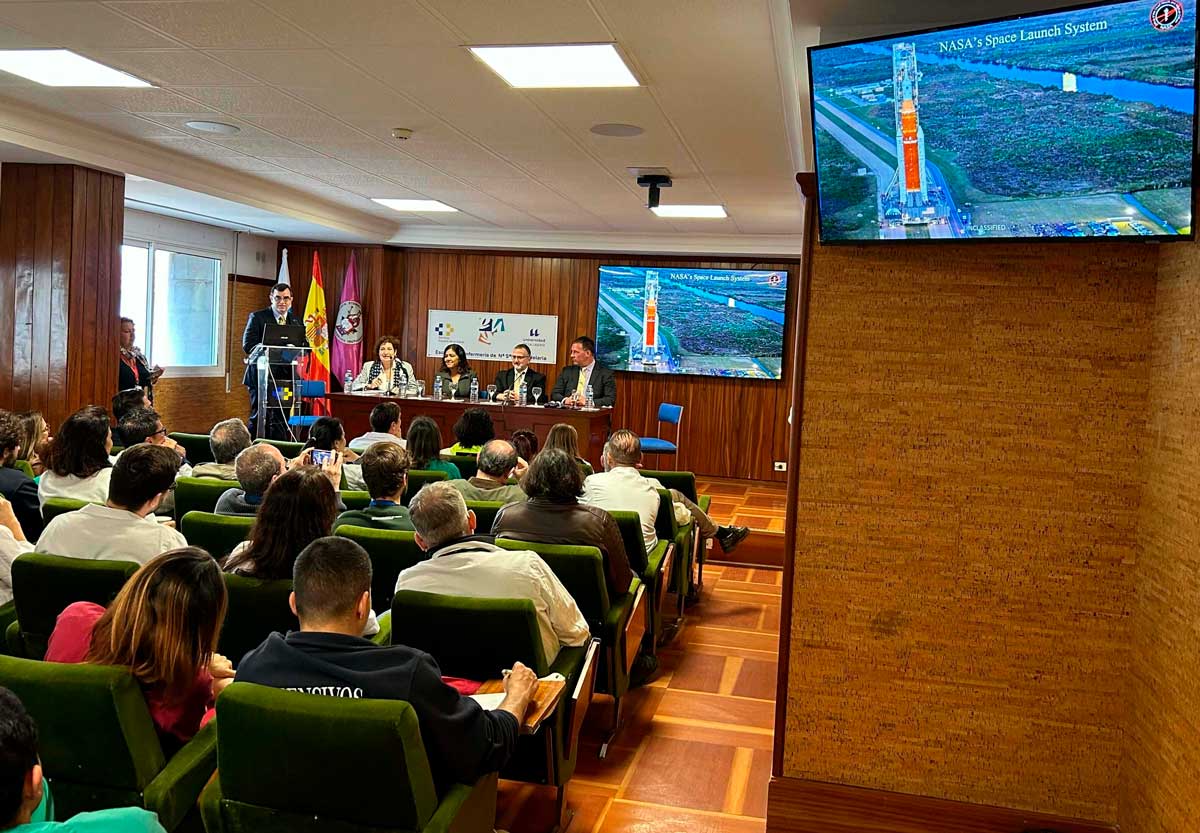 Momento de la sesión científica / EDS