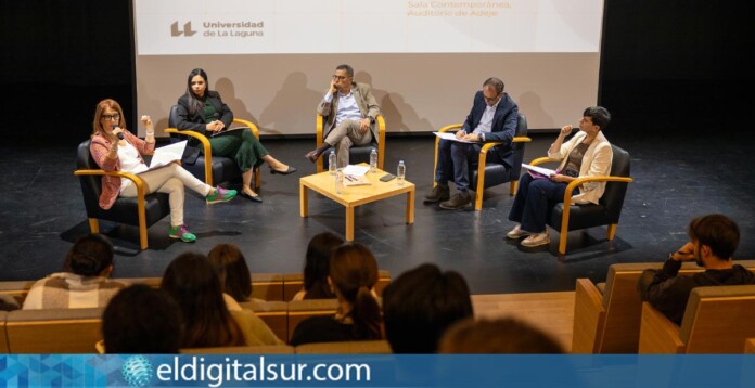 Sesión-Formativa-Turismo-Adeje-240426 Jornada formativa en la Sala Contemporánea del Auditorio de Adeje