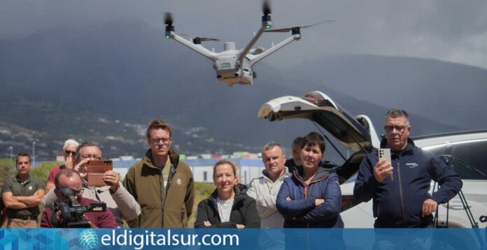 Dron de la flota del Cabildo de Tenerife, equipado con cámara térmica y telémetro láser, utilizado para vigilancia medioambiental y gestión de incendios.