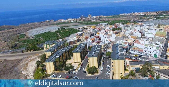 Vista aérea de viviendas en Adeje