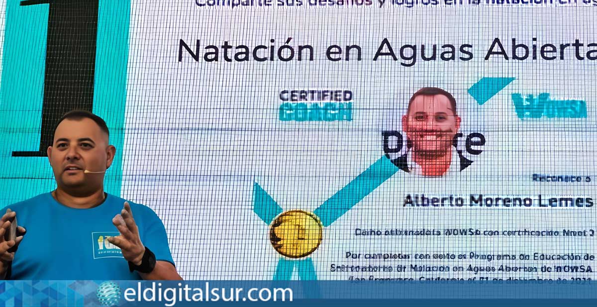 Alberto Rodolfo Moreno Lemes durante una charla
