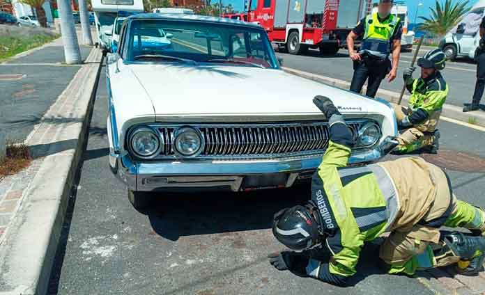 Derrame de combustible en la vía pública, en Arona