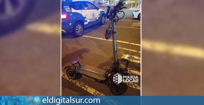 El patinete eléctrico interceptado por la Policía Local de Santa Cruz alcanzaba casi 100 kilómetros por hora y contaba con cinco marchas y botón de aceleración