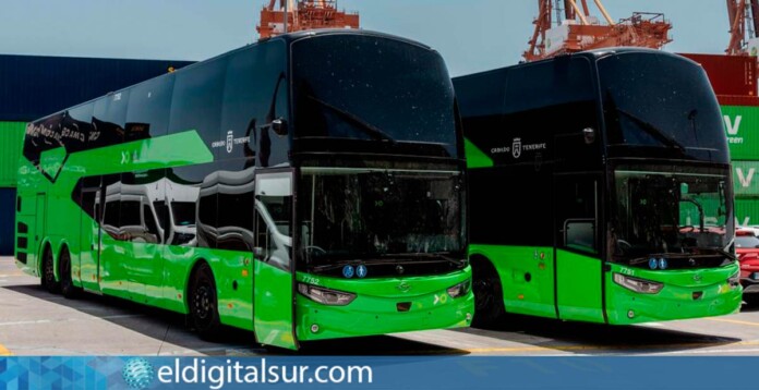 Nuevas guaguas de doble altura de TITSA