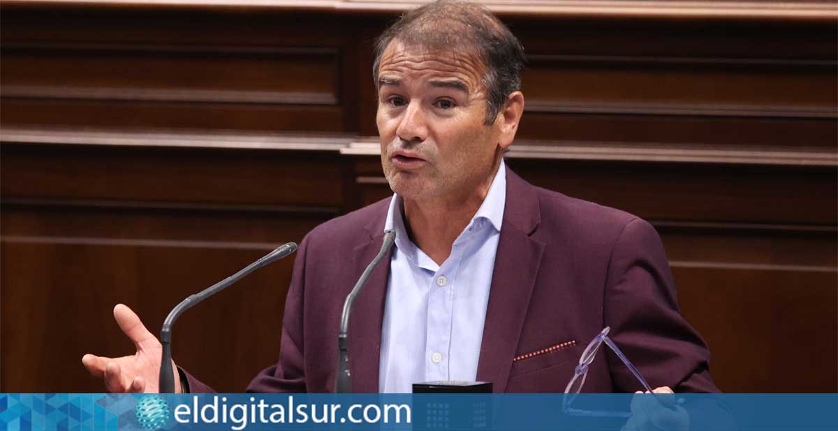 MARCOS-HERNANDEZ-PNL-270526 Marcos Hernández durante la defensa de la PNL sobre apoyo psicológico al deporte base en el Parlamento de Canarias
