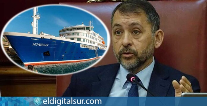 El alcalde de Santa Cruz de Tenerife, José Manuel Bermúdez, durante una intervención pública en la que se refirió al traslado de un crucero con posibles casos de hantavirus y a la gestión del Gobierno de España