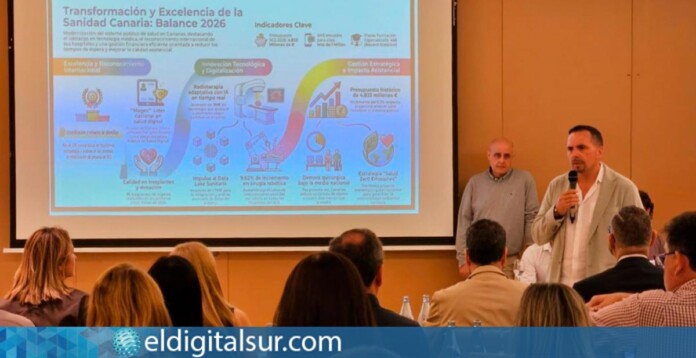 El director del SCS, Adasat Goya, durante la reunión ejecutiva en Santa Cruz de Tenerife en la que se analizó el avance del proyecto Magec