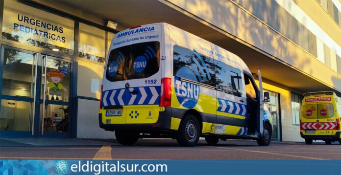 Ambulancia del Transporte Sanitario No Urgente (TSNU) en el Hospital del Sur (El Mojón), Arona / Foto: EDS