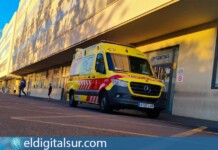 Ambulancia del Servicio de Urgencias Canario en el Hospital del Sur (El Mojón), Arona / EDS
