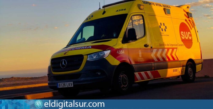 Ambulancia del Servicio de Urgencias Canario en una imagen de archivo