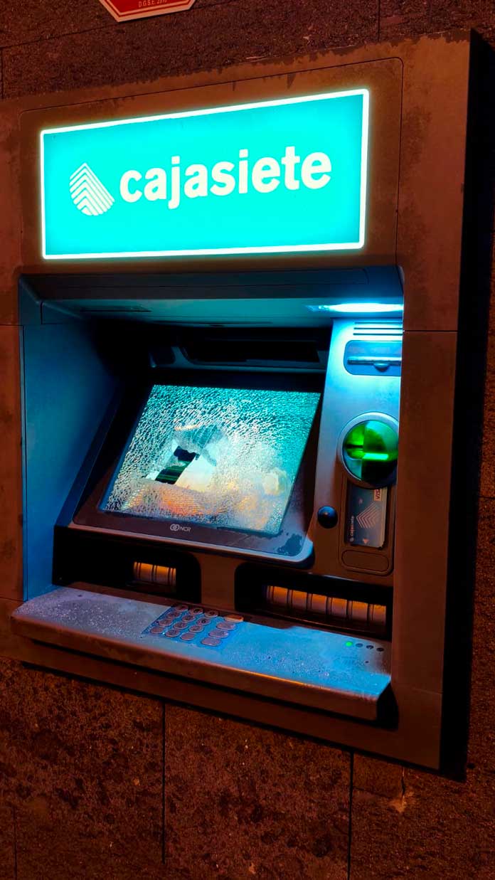 Los cajeros automáticos de la sucursal de Cajasiete en El Fraile quedaron inutilizados tras el ataque registrado este viernes