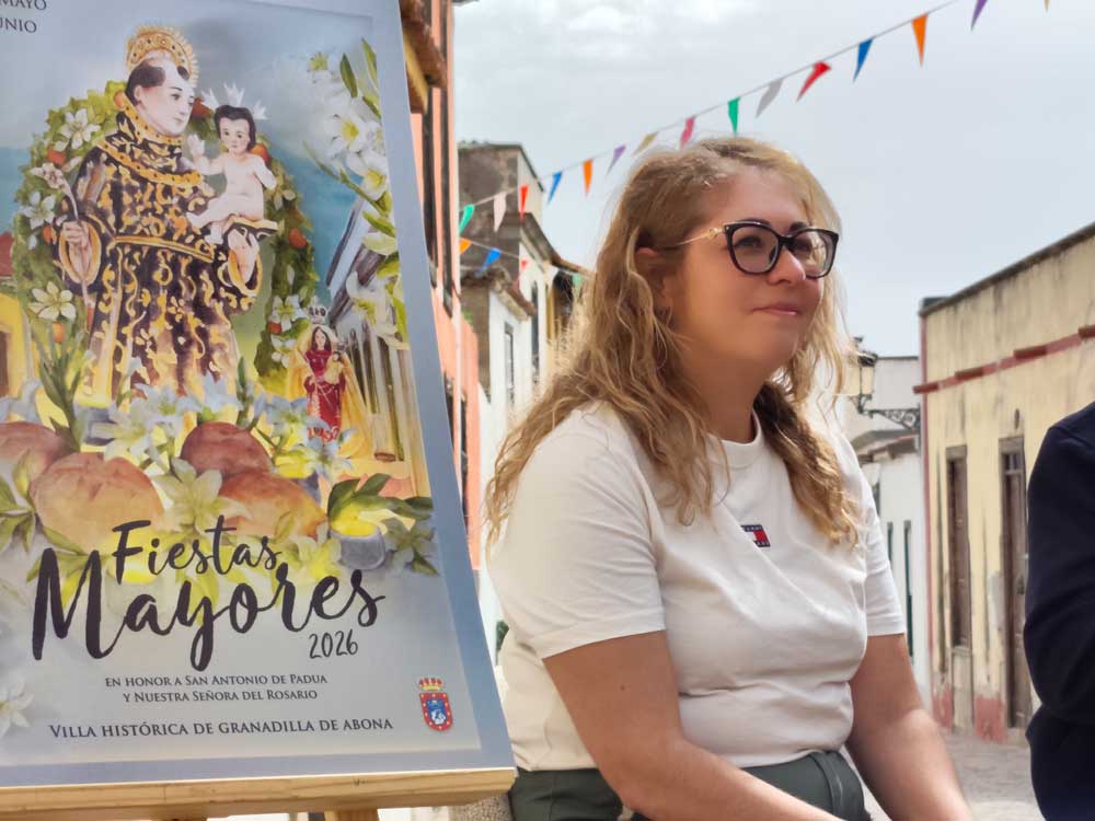 Vecinos de Granadilla de Abona engalanan las calles para las Fiestas de San Antonio de Padua y Nuestra Señora del Rosario