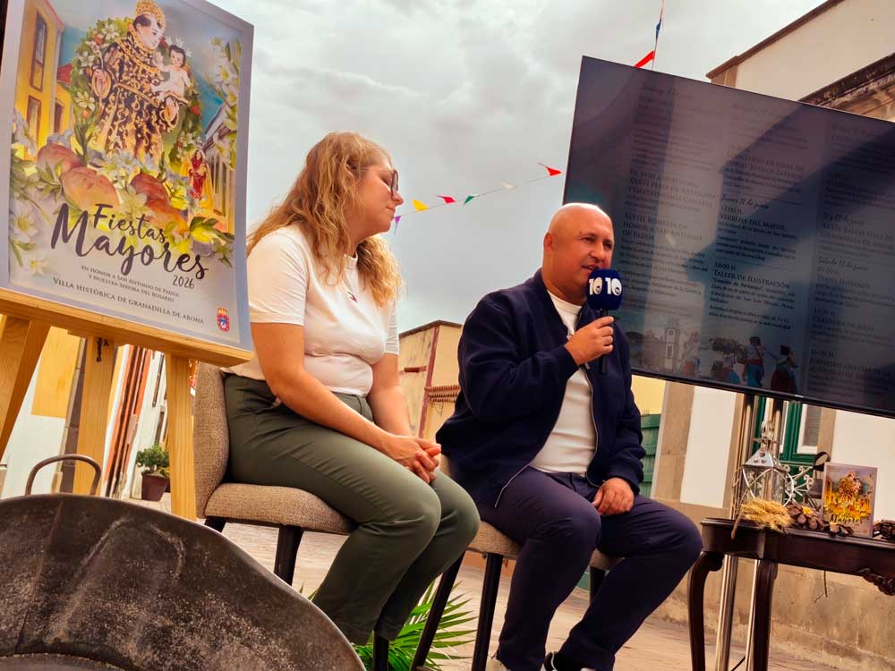 José Domingo Regalado, alcalde de Granadilla de Abona, detalla la programación de las Fiestas Mayores 2026 junto a los vecinos pregoneros