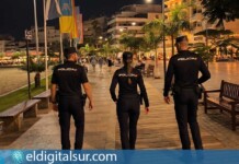 Foto archivo: Agentes de la Policía Nacional patrullando en Los Cristianos - Arona, Tenerife Sur / EDS