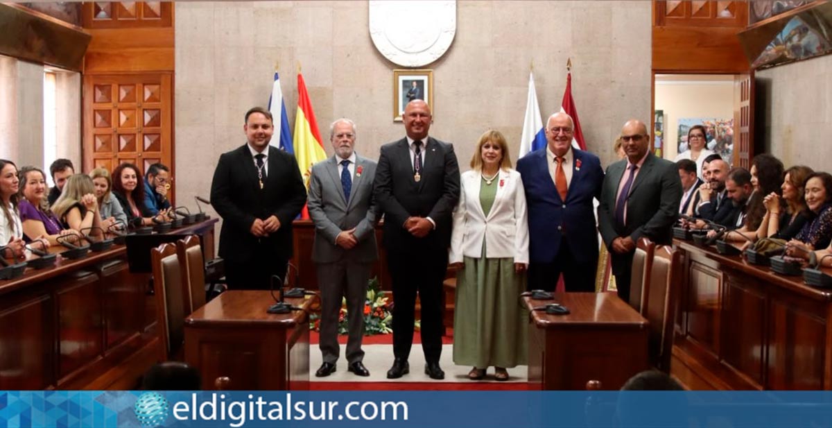 Acto-Entrega-Insignia-de-Oro-Granadilla-150626 Acto de entrega de las Insignias de Oro a los tres médicos en el Ayuntamiento de Granadilla de Abona