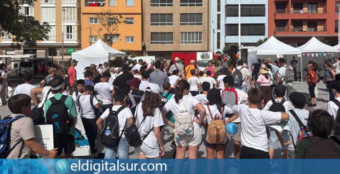 Vecinos y alumnado participan en la VII Feria de la Salud de Granadilla en El Médano