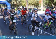 Participantes en la Fiesta de la Bicicleta en Santa Cruz de Tenerife