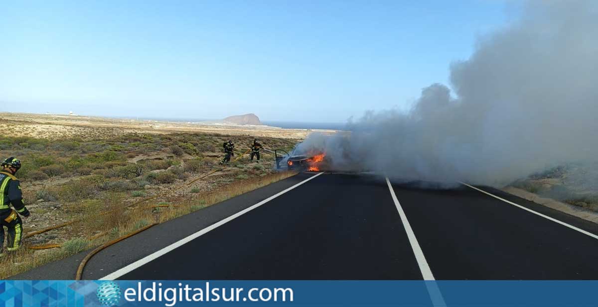 Fuego vehículo San Miguel
