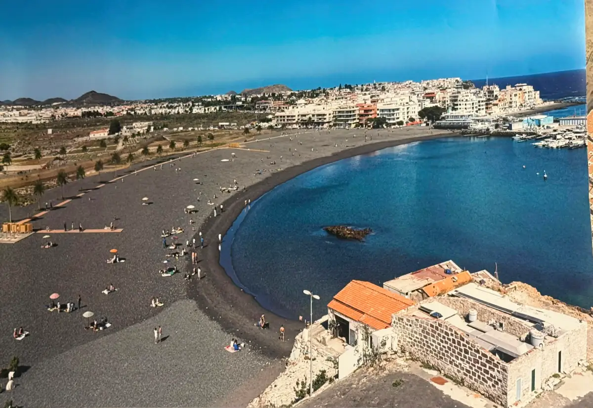 Imágenes de los cambios presentados en el proyecto de transformación del frente marítimo y la playa de Las Galletas