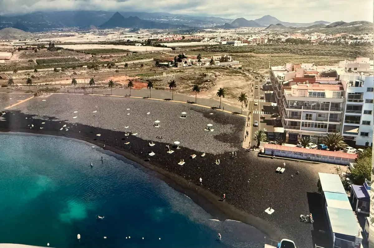 Imágenes de los cambios presentados en el proyecto de transformación del frente marítimo y la playa de Las Galletas