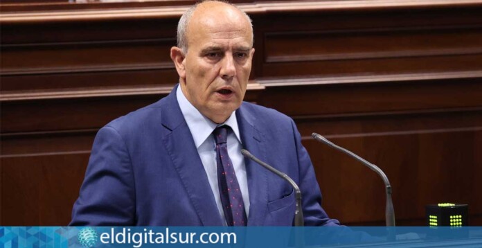 El diputado del Grupo Parlamentario Vox en el Parlamento de Canarias, Javier Nieto