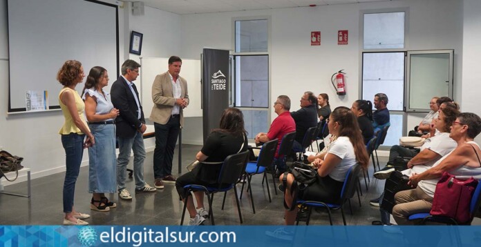 El alcalde Emilio Navarro da la bienvenida a los 24 participantes de la segunda fase del Plan de Empleo Social 2025-2026