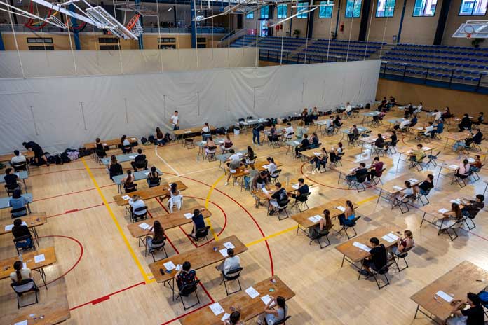 Estudiantes del sur de Tenerife realizan las pruebas de acceso a la universidad en Adeje, sede de la PAU por sexto año consecutivo