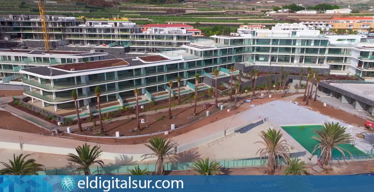 Panorámica de la promoción Solum de AEDAS Homes en Guía de Isora, al sur de Tenerife.