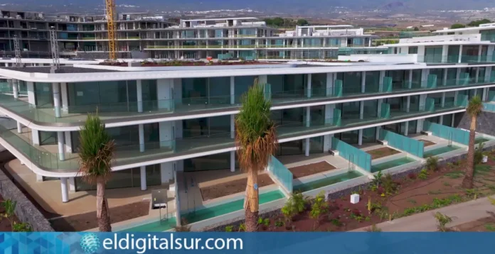 Uno de los edificios de la promoción Solum de AEDAS Homes en Guía de Isora, al sur de Tenerife