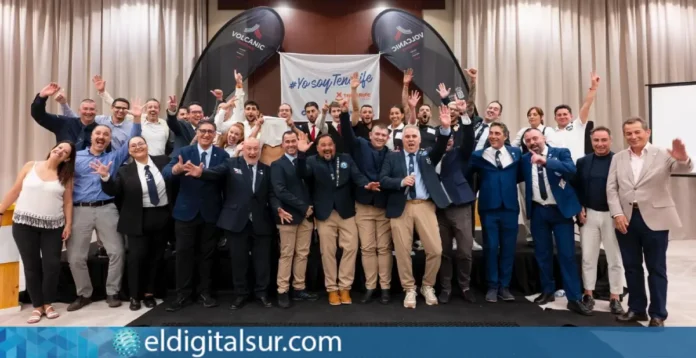 Participantes durante una de las pruebas del XIX Certamen de Coctelería Costa Adeje 2026 celebrado en el Hotel Tívoli La Caleta Resort