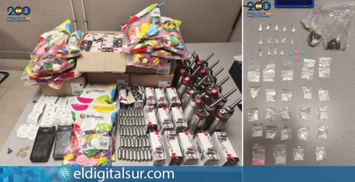 Efectos intervenidos por los agentes durante la inspección realizada en dos establecimientos de ocio de Las Verónicas, donde fueron incautadas sustancias estupefacientes y más de 2.300 cápsulas de óxido nitroso / Policía Nacional