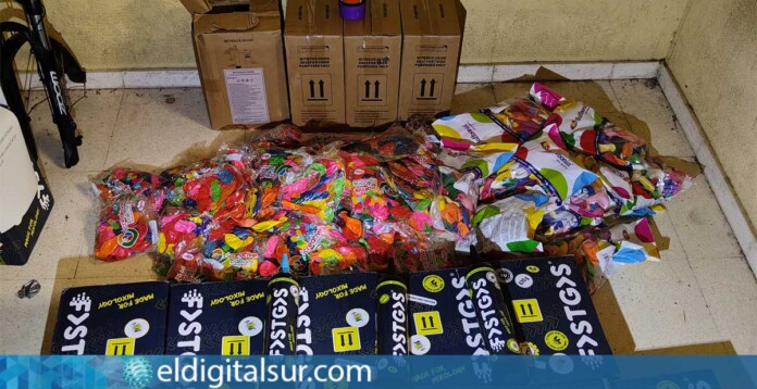 Material intervenido por los agentes de la Policía Nacional durante la operación en el pub de Las Verónicas