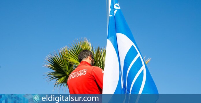 Adeje iza las Banderas Azules de las playas de El Duque y Torviscas