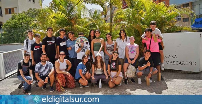 Jóvenes participantes en el campamento de verano “Educando el Talento”
