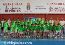 Participantes del Campus de Fútbol Sala en el pabellón Los Hinojeros