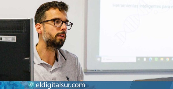 Faustino Afonso, durante su participación en el curso de la Universidad de Verano de Adeje sobre IA y Salud