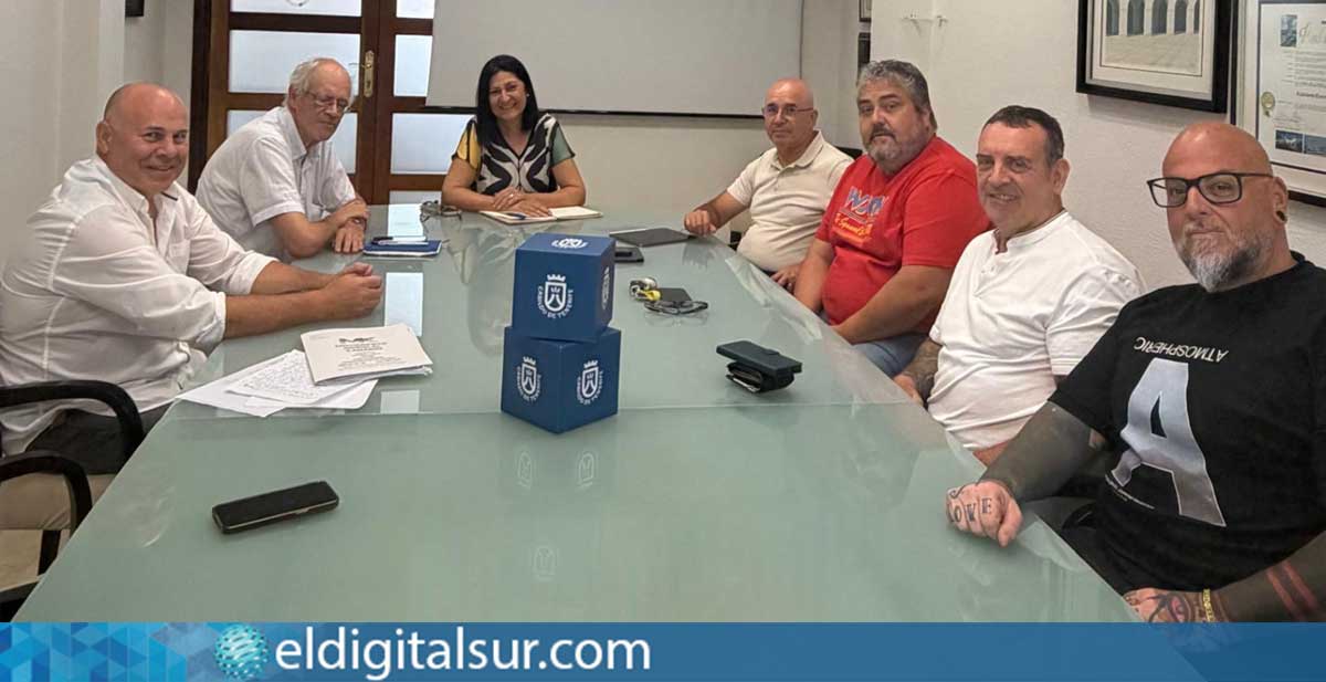 Representantes del M.S.K. durante la reunión mantenida con la consejera de Movilidad del Cabildo de Tenerife, María Eulalia García Silva