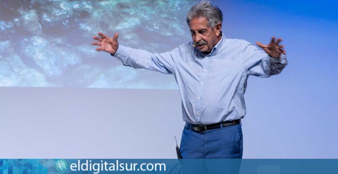 Miguel Ángel Revilla, durante su conferencia en la Universidad de Verano de Adeje