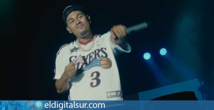 Myke-Towers-170726 El cantante puertorriqueño cerró la primera jornada del Cook Music Fest con un espectáculo que mantuvo al público entregado hasta el último minuto