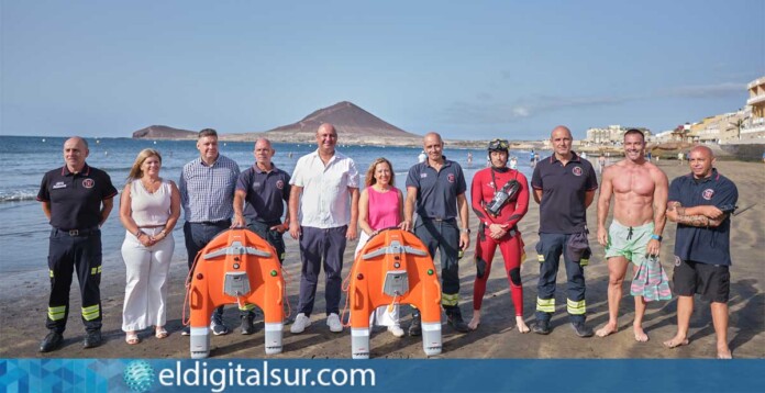 Presentación del nuevo dispositivo de drones acuáticos del Cabildo de Tenerife en la playa de El Médano