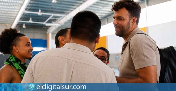 Rubén García Casañas durante su visita al campamento inclusivo para personas con discapacidad en El Médano