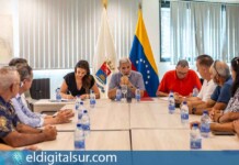 Reunión del Ayuntamiento de Adeje con entidades del municipio para coordinar la ayuda a los afectados por los terremotos en Venezuela / EDS
