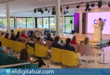 Asistentes, empresarios y representantes institucionales durante el encuentro organizado por el Círculo de Empresarios del Sur de Tenerife (CEST) en el sur de la isla