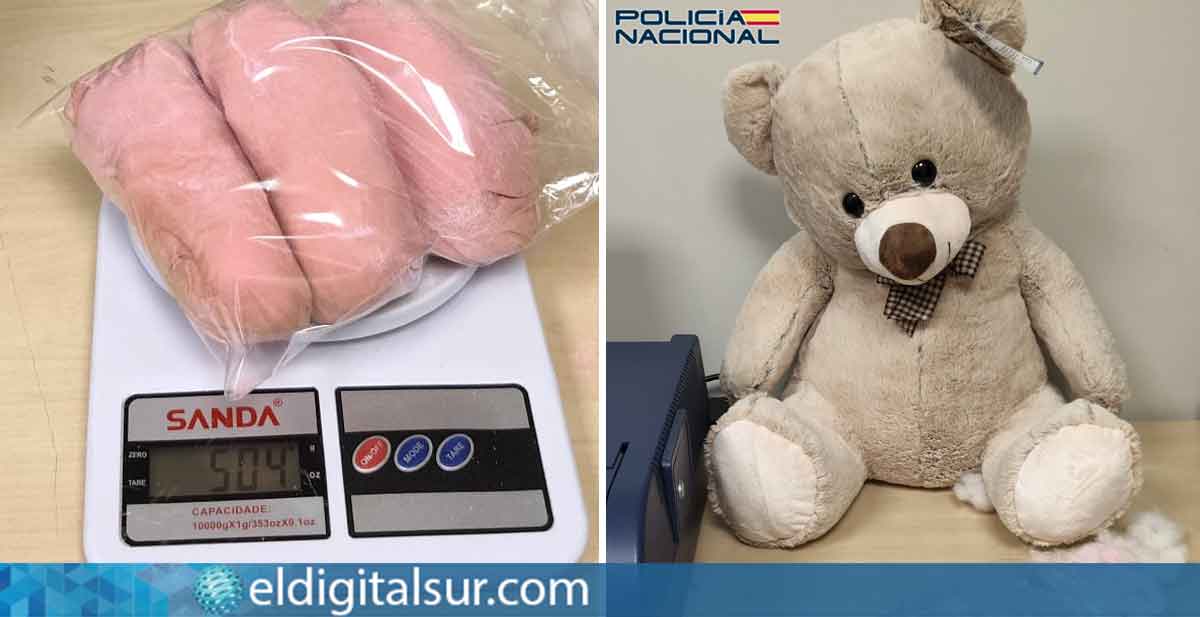 drogas-210726 Droga intervenida por la Policía Nacional en el paquete postal oculto en el interior de un peluche