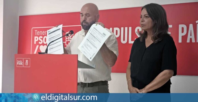 Representantes del PSOE de Tenerife durante la comparecencia celebrada este jueves para informar sobre el episodio de contaminación microbiológica en Playa Jardín