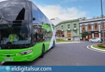 Una de las nuevas guaguas de dos pisos de Titsa