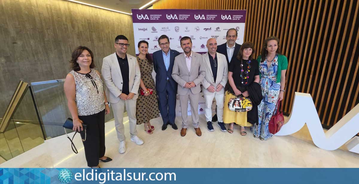 universidad-verano-adeje-030726 Inauguración oficial de la 33ª edición de la Universidad de Verano de Adeje en el Auditorio municipal con presencia de autoridades locales y universitarias.